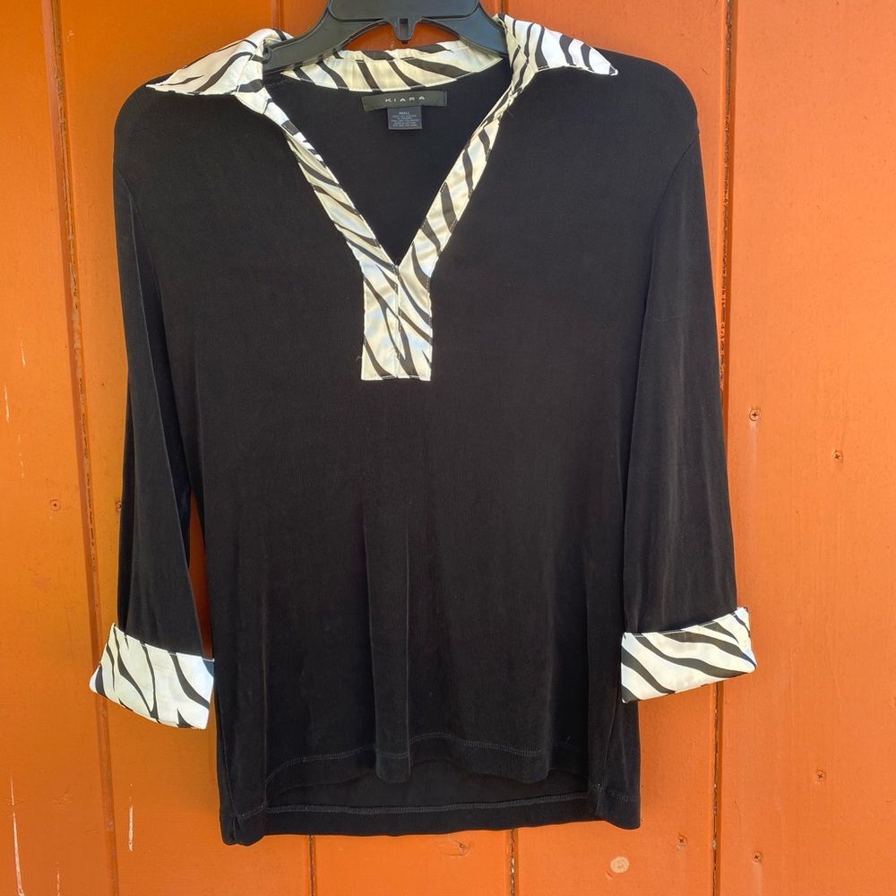 Kiara black blouse with zebra patterned collar